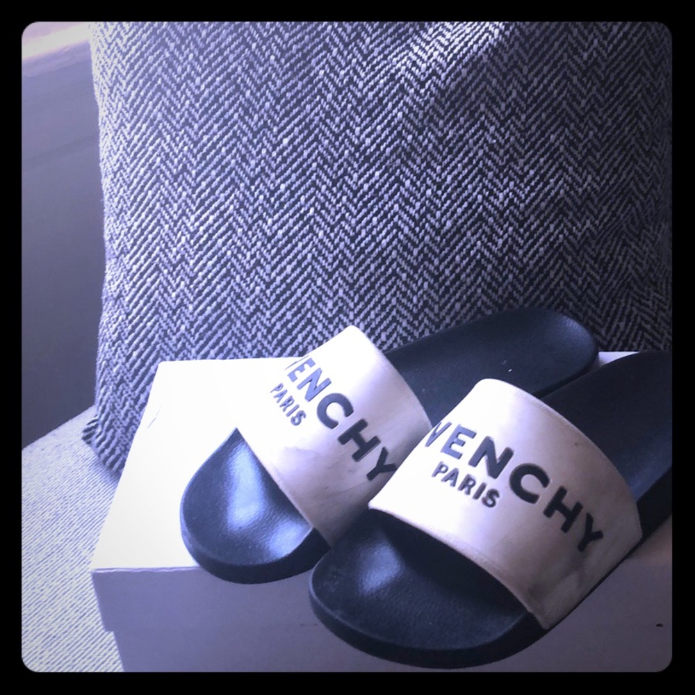 Givenchy Logo Slides Worn Once. Women’s 9